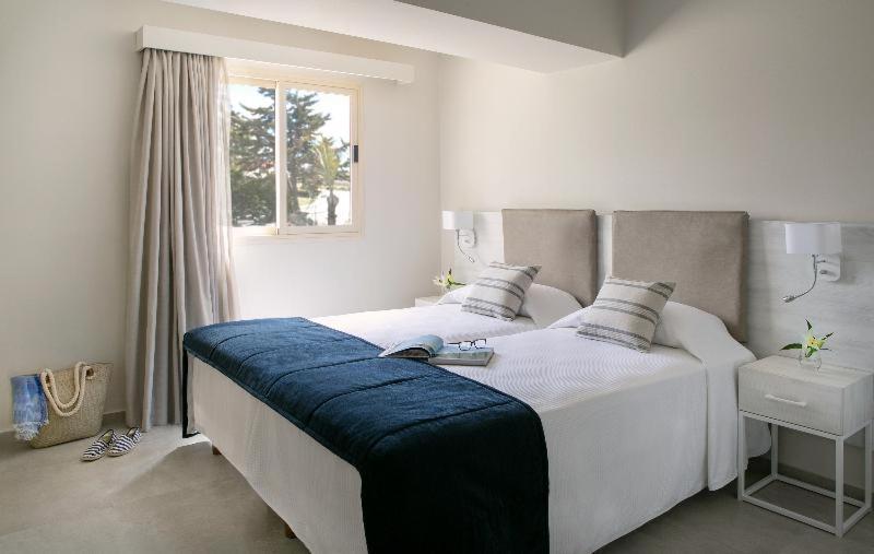 Louis Paphos Breeze Hotell Klorakas Rom bilde